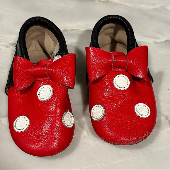 Red and Black Kids Shoes with Bow FREE WITH ANY PURCHASE 18-24m - Picture 1 of 6